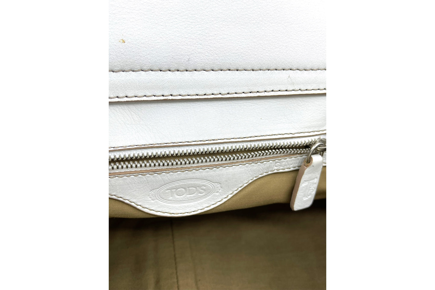 Tod's Cream White Lambskin Shoulder Bag