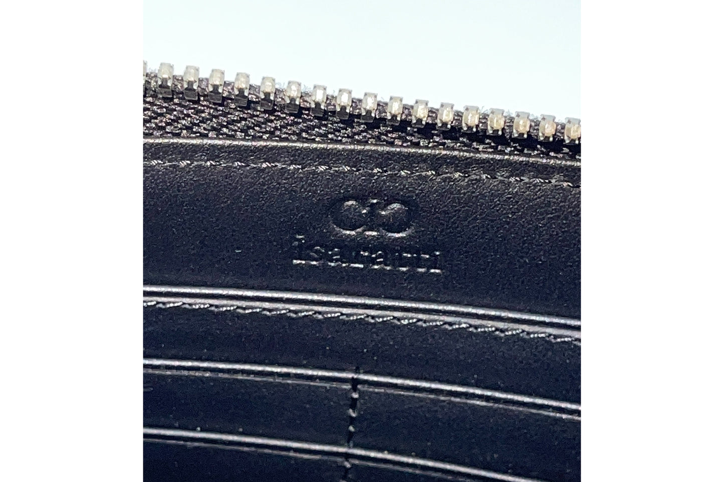 Isaratti VL01 Black Leather Embosed