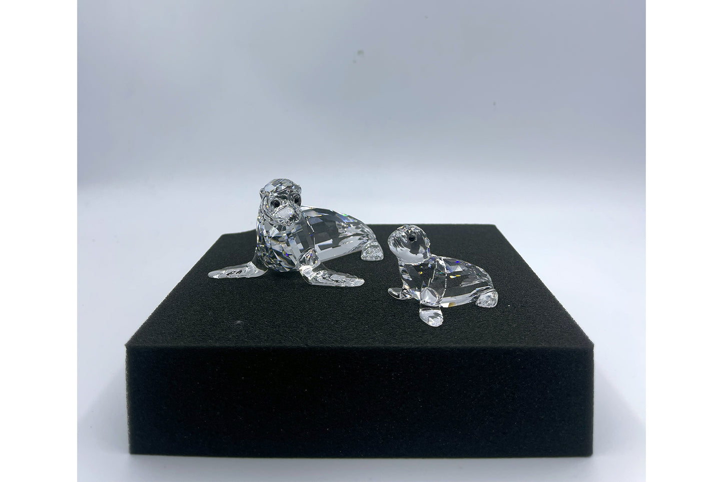 Swarovski Sea Lion Mother with Baby (5275796)
