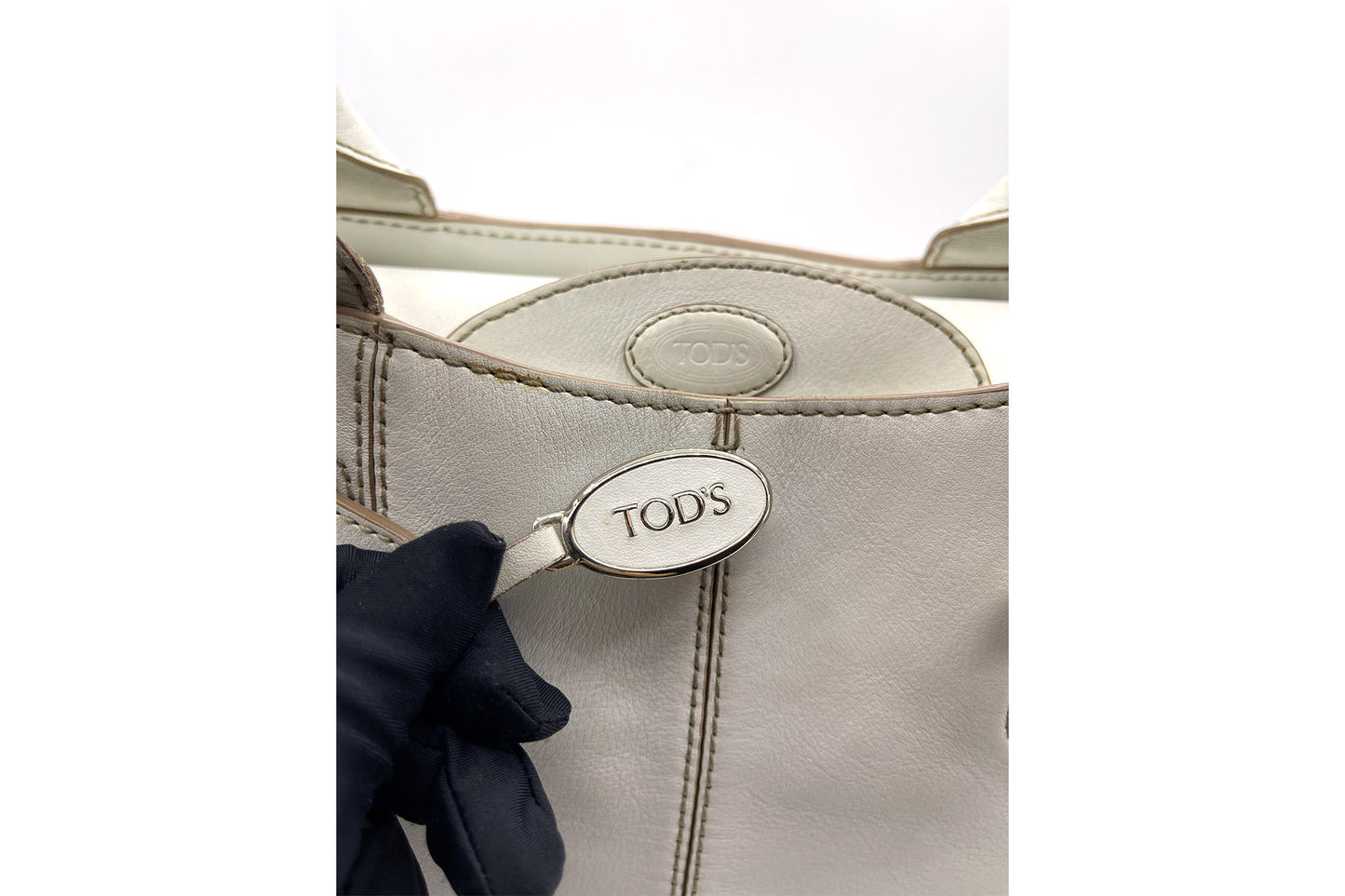 Tod's Cream White Lambskin Shoulder Bag